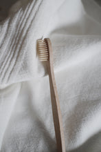 Ladda upp bild till gallerivisning, Plastfri tandborste i bambu
