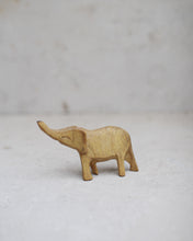 Load image into Gallery viewer, Handmade wooden animals (middle size)
